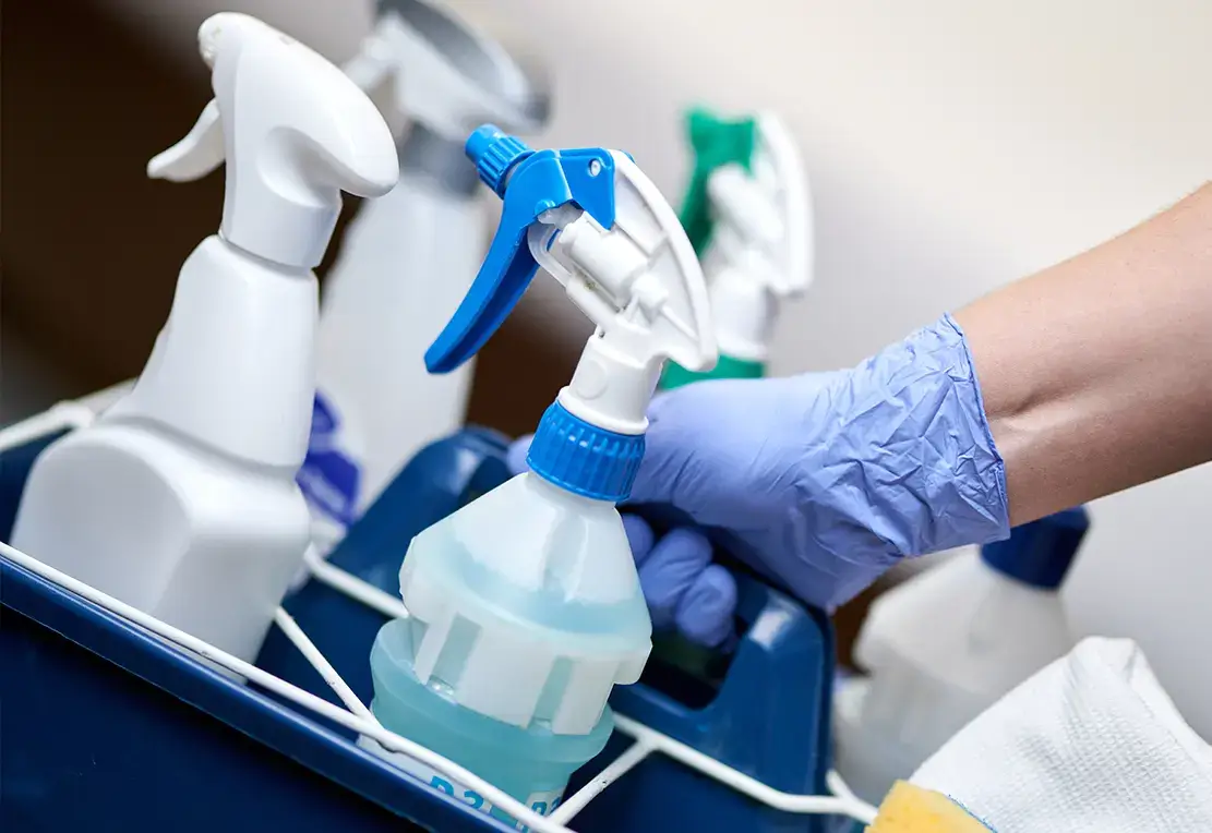 Grundreinigung & Desinfektion